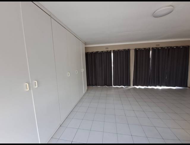 4 BEDROOM FREEHOLD FOR SALE IN GLEN MARAIS